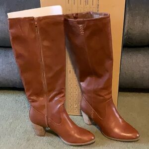 8M Bass Lynn Whiskey tall boot